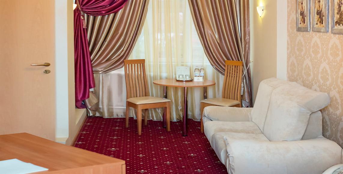 Номер Преміум з балконом в готелі Одеси